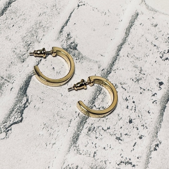Gold Tone Hoop Earrings Small Huggie Style Minimalist Classic Fashion Jewelry - Picture 4 of 5